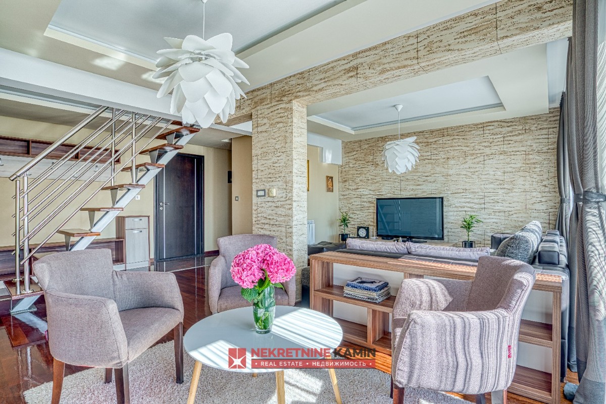 Exclusive Four-Bedroom Duplex Penthouse with Garage Space, 188 m², Budva
